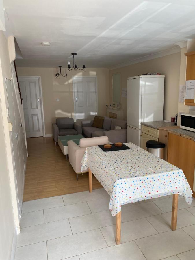 Spacious Single Room Southall Exterior foto